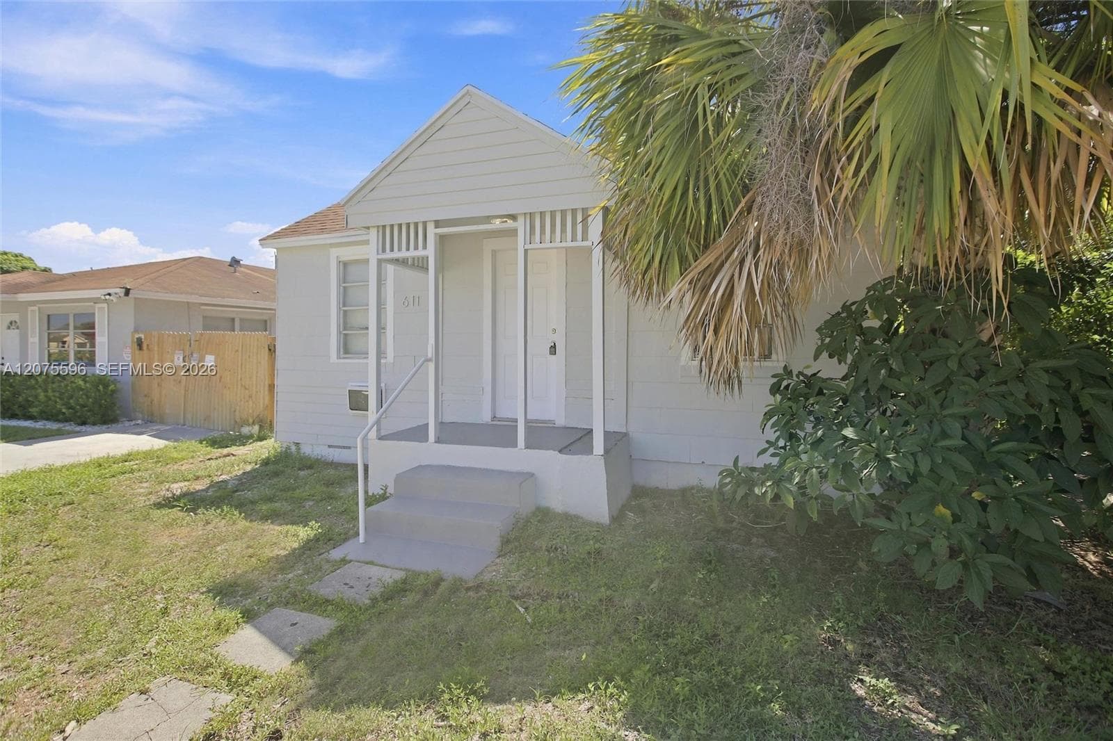611 N Broadway, Lantana, FL 33462 photo 2