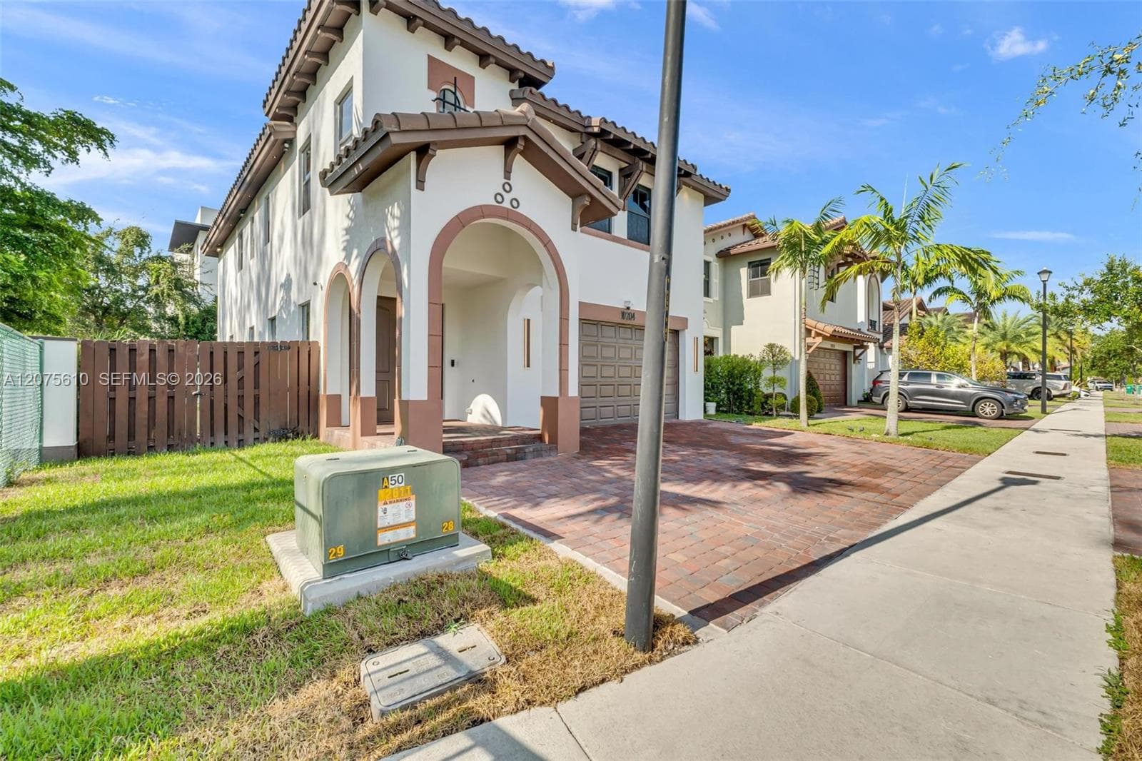 10204 NW 86th St, Doral, FL 33178 photo 3