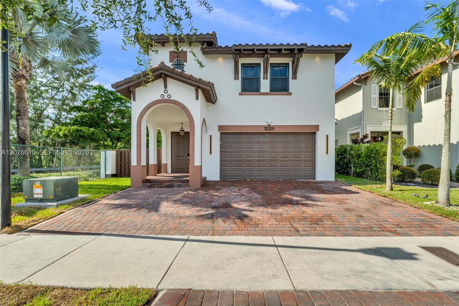 10204 NW 86th St, Doral, FL 33178 photo 4