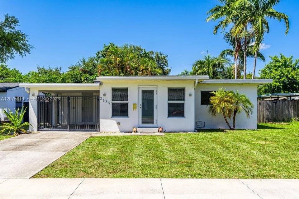 2539 Coolidge St, Hollywood, FL 33020 photo 5