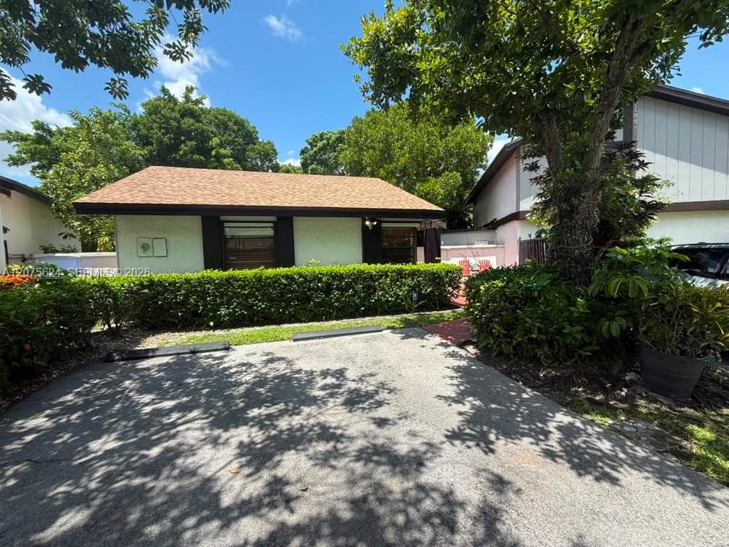 1470 Flamingo Ct, Pembroke Pines, FL 33026 photo 3