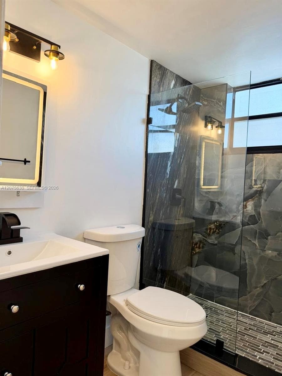 5055 NW 7th St # 413, Miami, FL 33126 photo 2