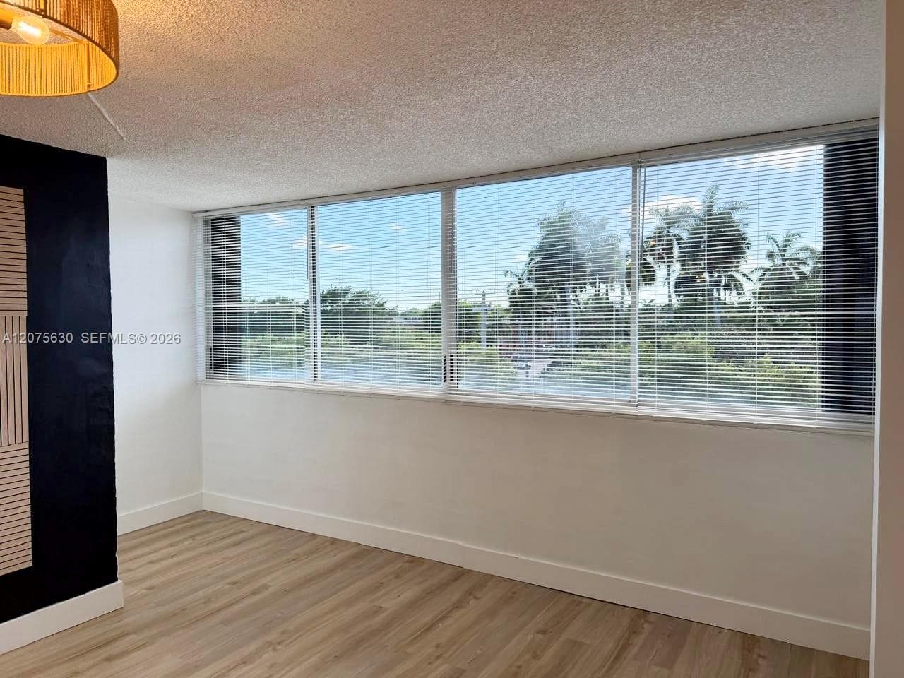 5055 NW 7th St # 413, Miami, FL 33126 photo 3