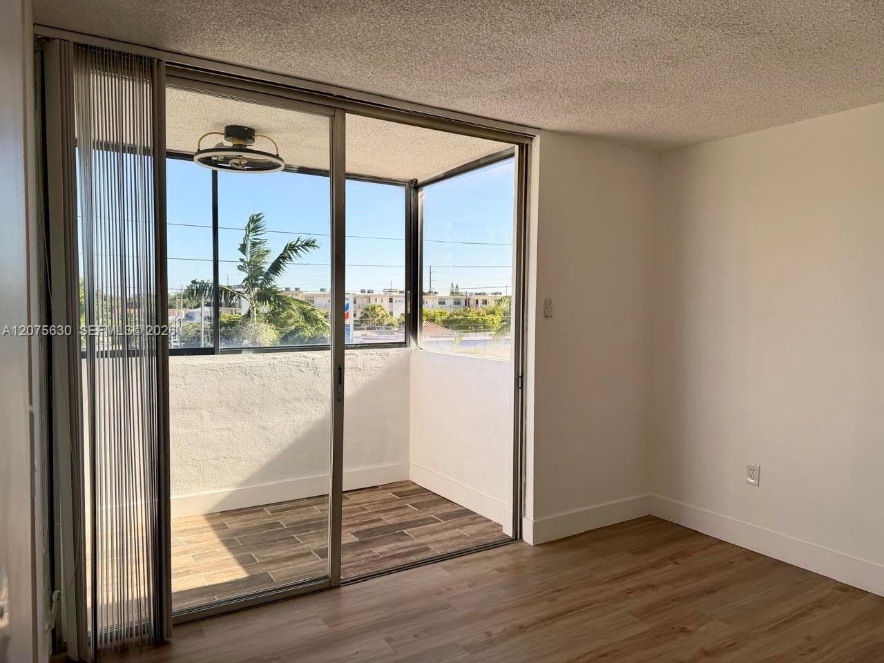 5055 NW 7th St # 413, Miami, FL 33126 photo 4