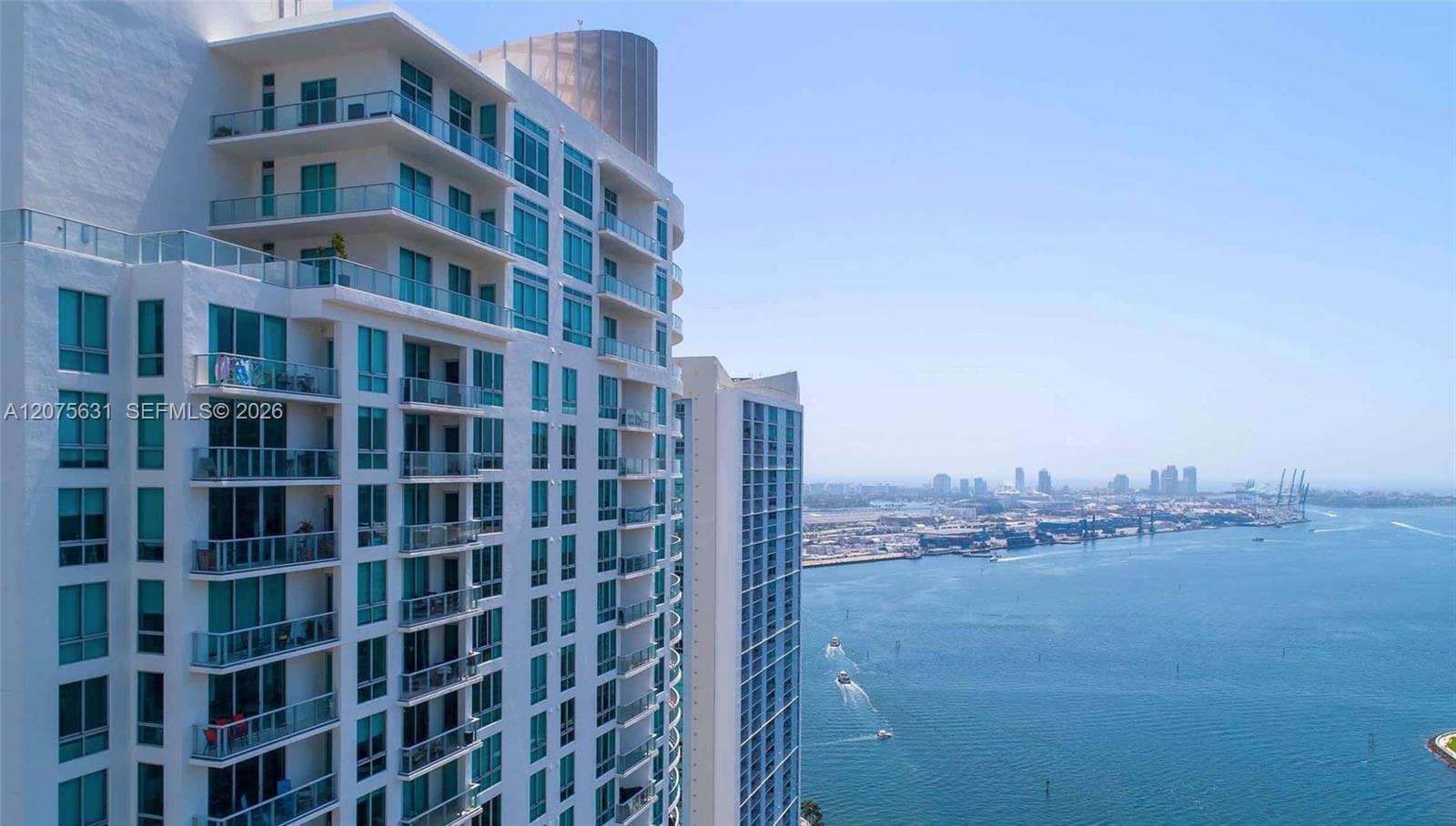 300 S Biscayne Blvd # T-2207, Miami, FL 33131