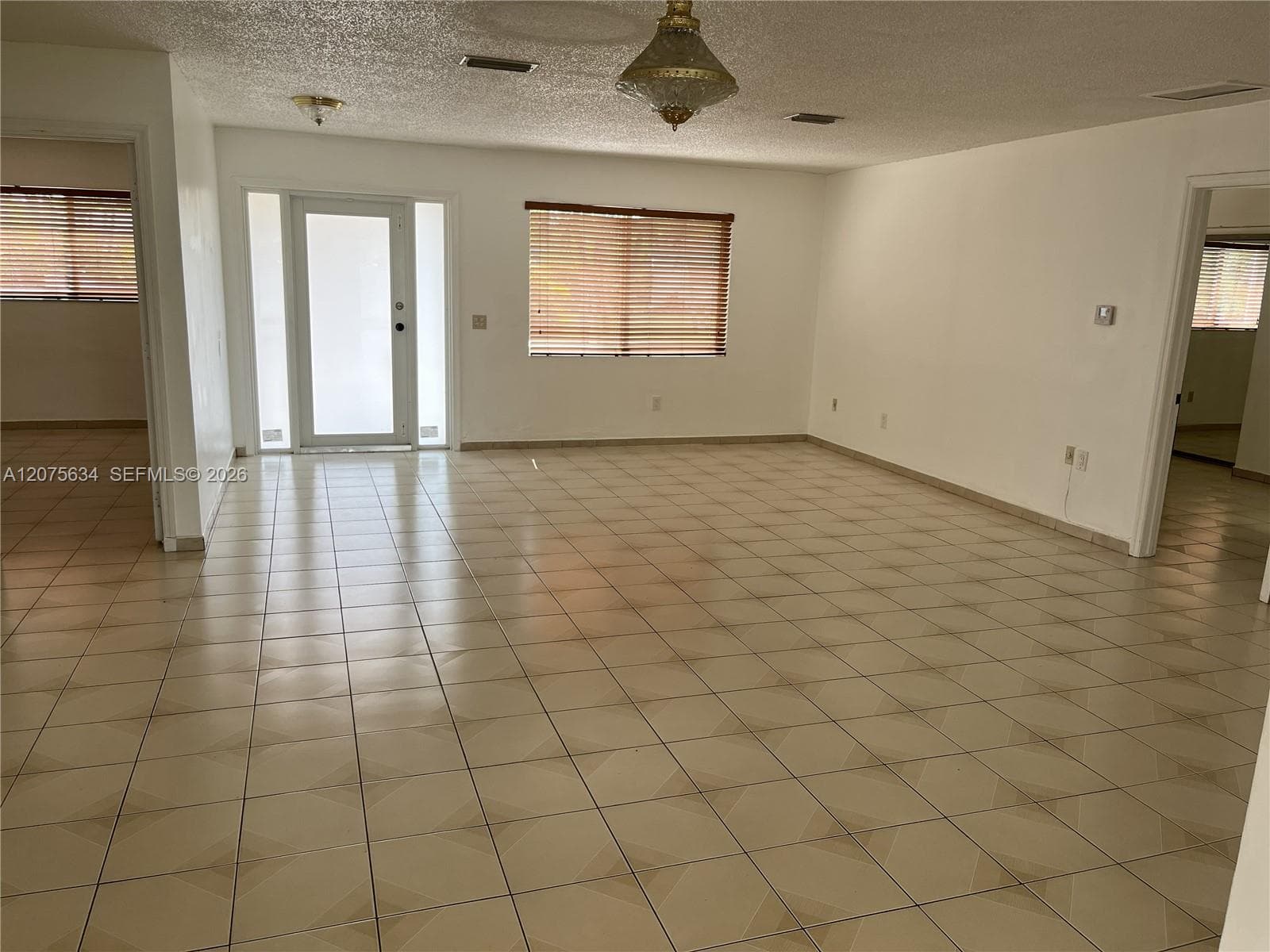 18105 NW 81st Ct, Hialeah, FL 33015 photo 2