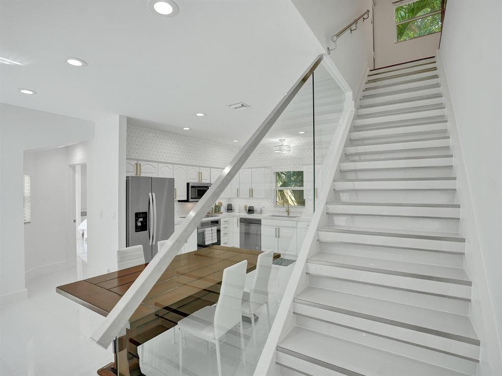 833 SW 17th Street, Fort Lauderdale, FL 33315 photo 2