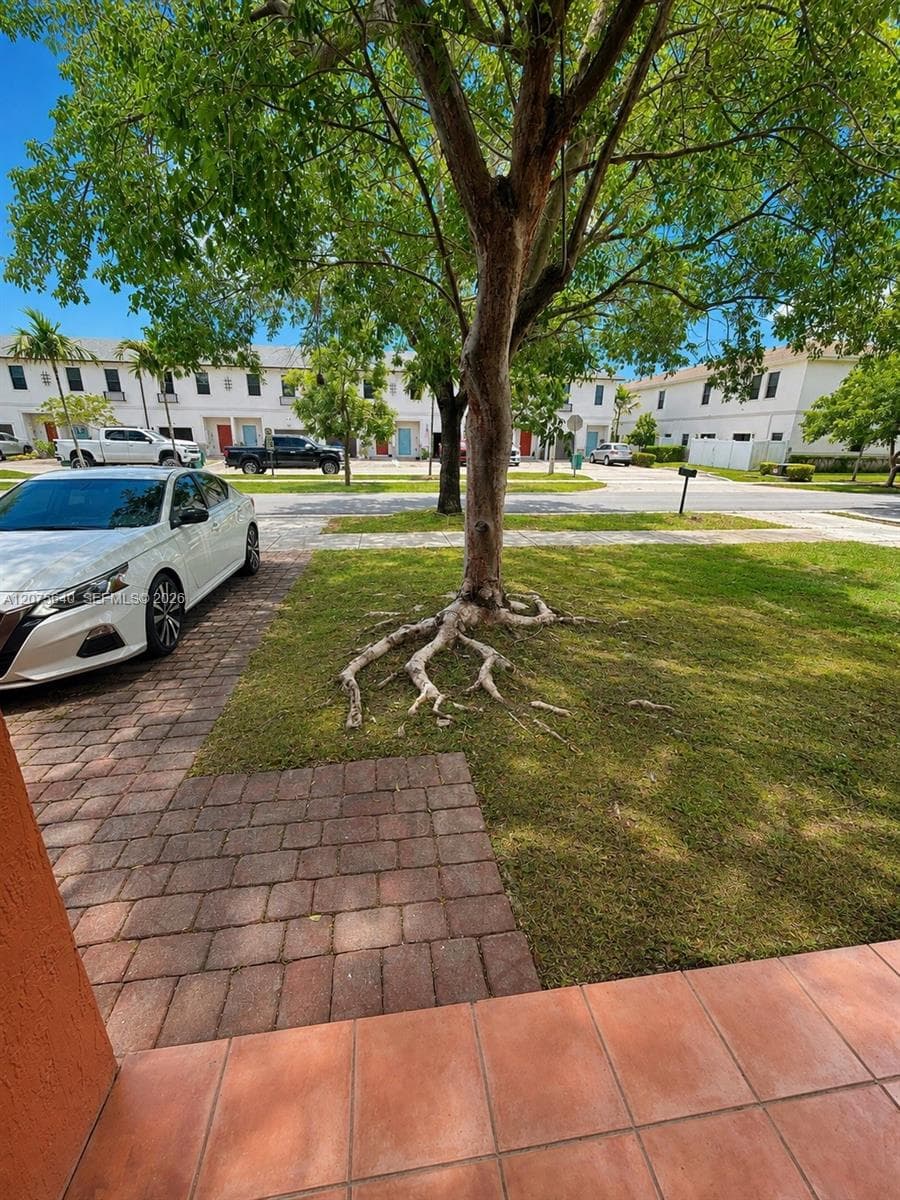 612 SW 11th St, Florida City, FL 33034 photo 3