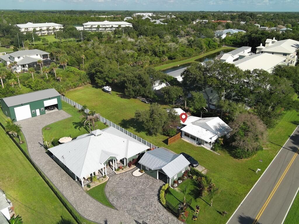 13485 N INDIAN RIVER Drive, Sebastian, FL 32958 photo 3