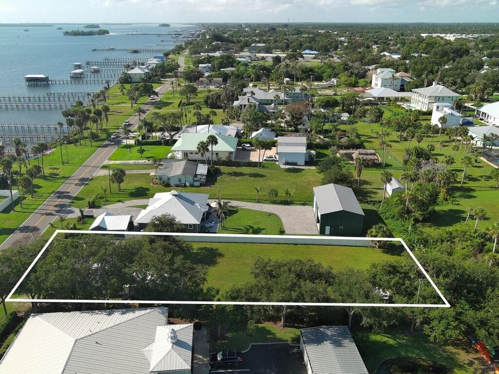 13485 N INDIAN RIVER Drive, Sebastian, FL 32958 photo 5