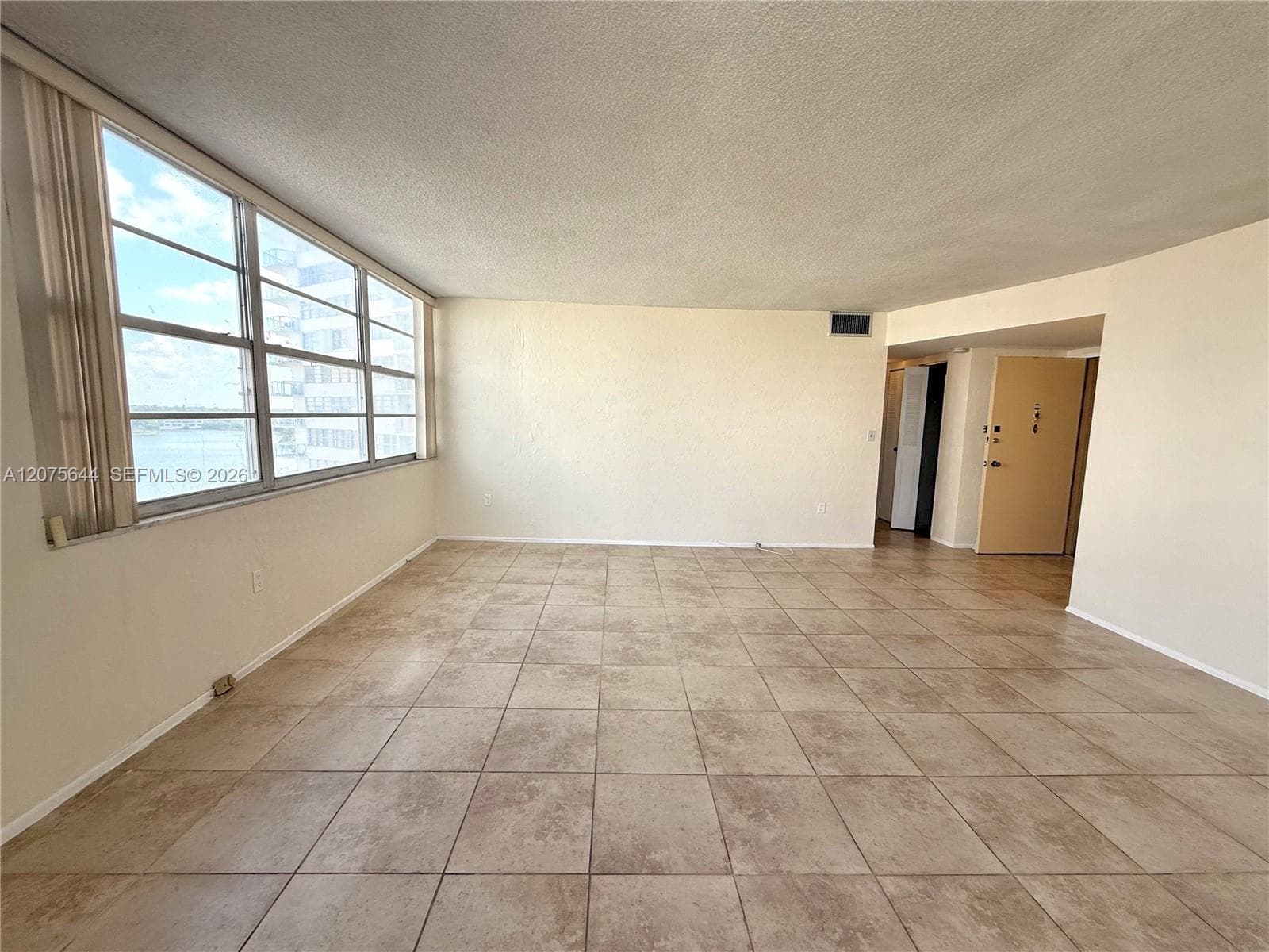 1351 NE Miami Gardens Dr # 626E, Miami, FL 33179 photo 4