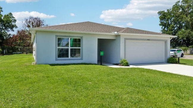 8465 96TH Avenue, Vero Beach, FL 32967 photo 2