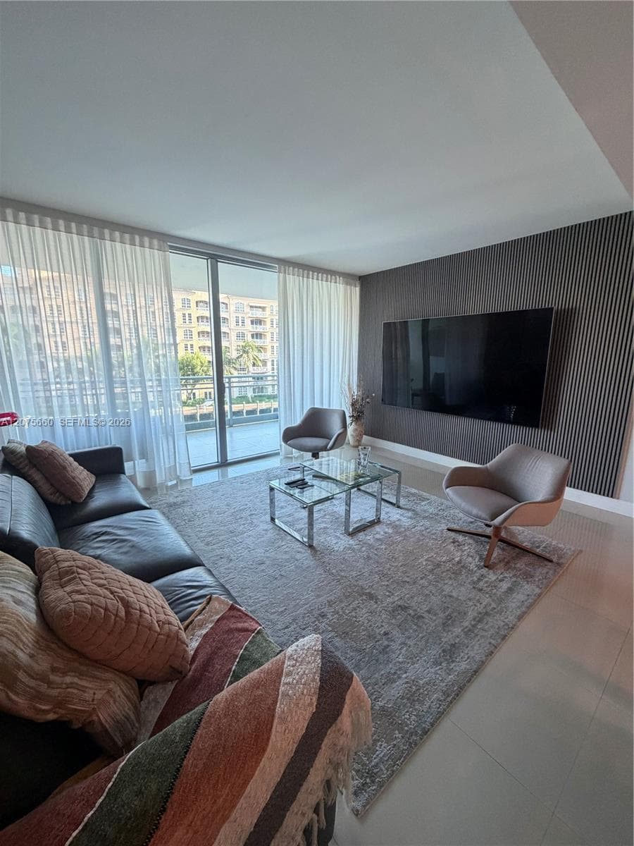 2950 NE 188th St # 325, Aventura, FL 33180 photo 2
