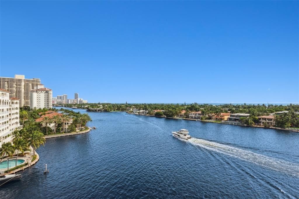 19707 Turnberry Way # 9J, Aventura, FL 33180 photo 2