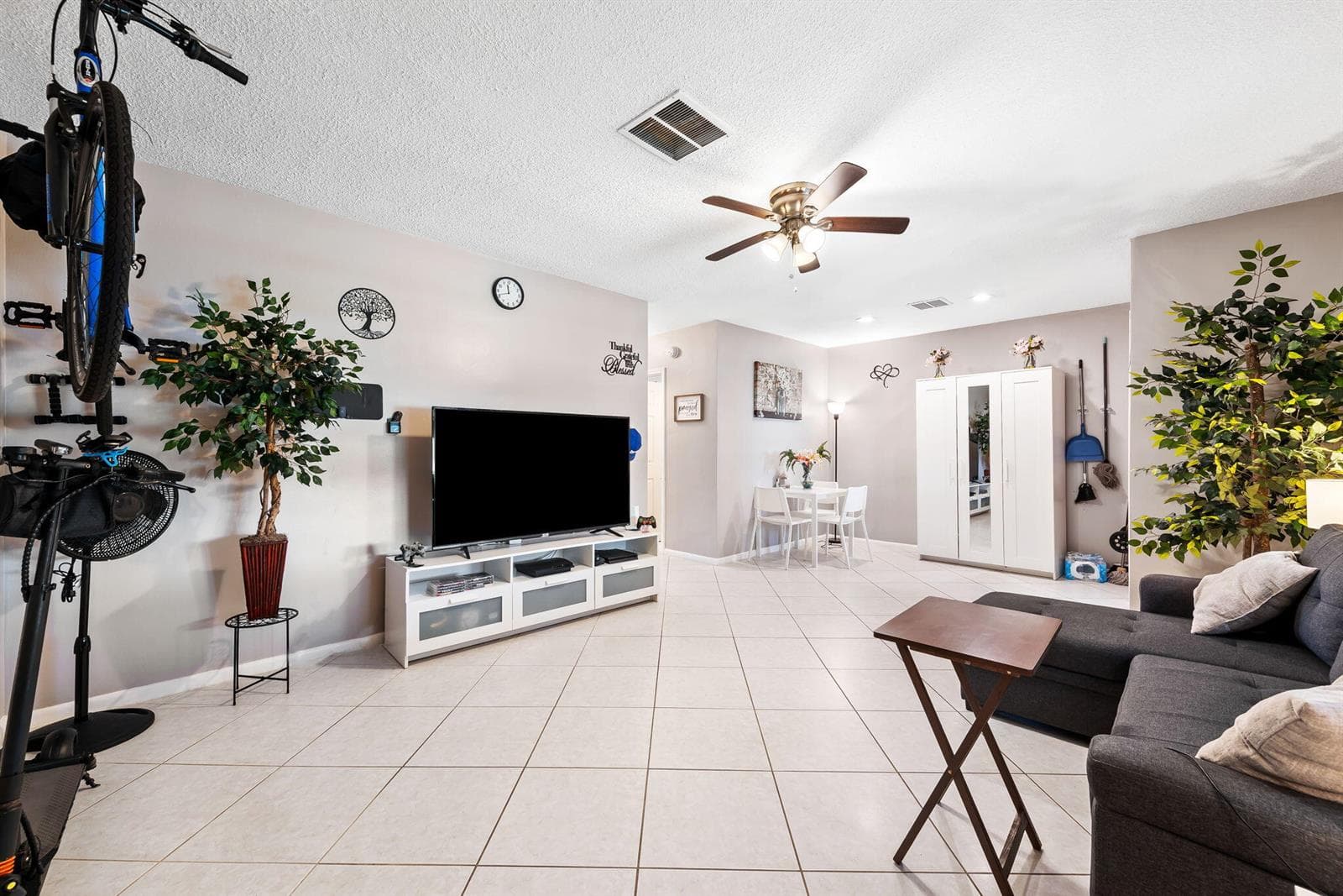 2100 NE 38TH Street # 205, Lighthouse Point, FL 33064