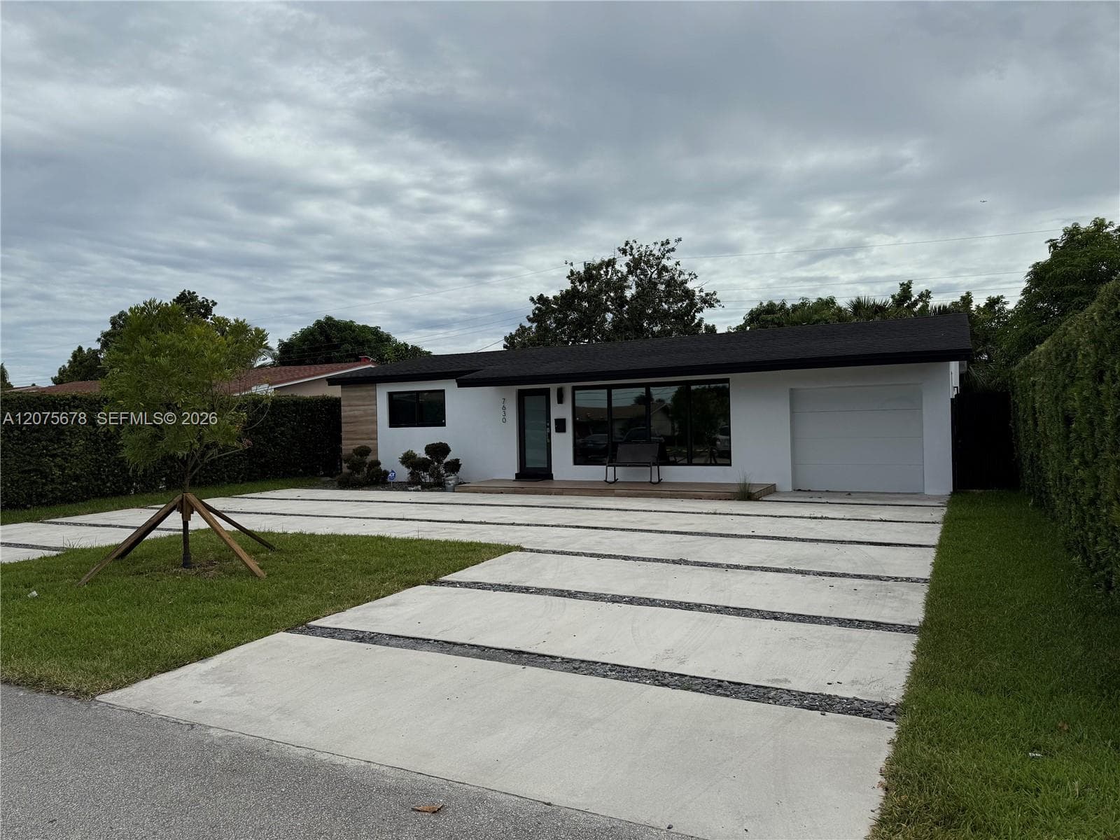7630 Venetian St, Miramar, FL 33023 photo 2