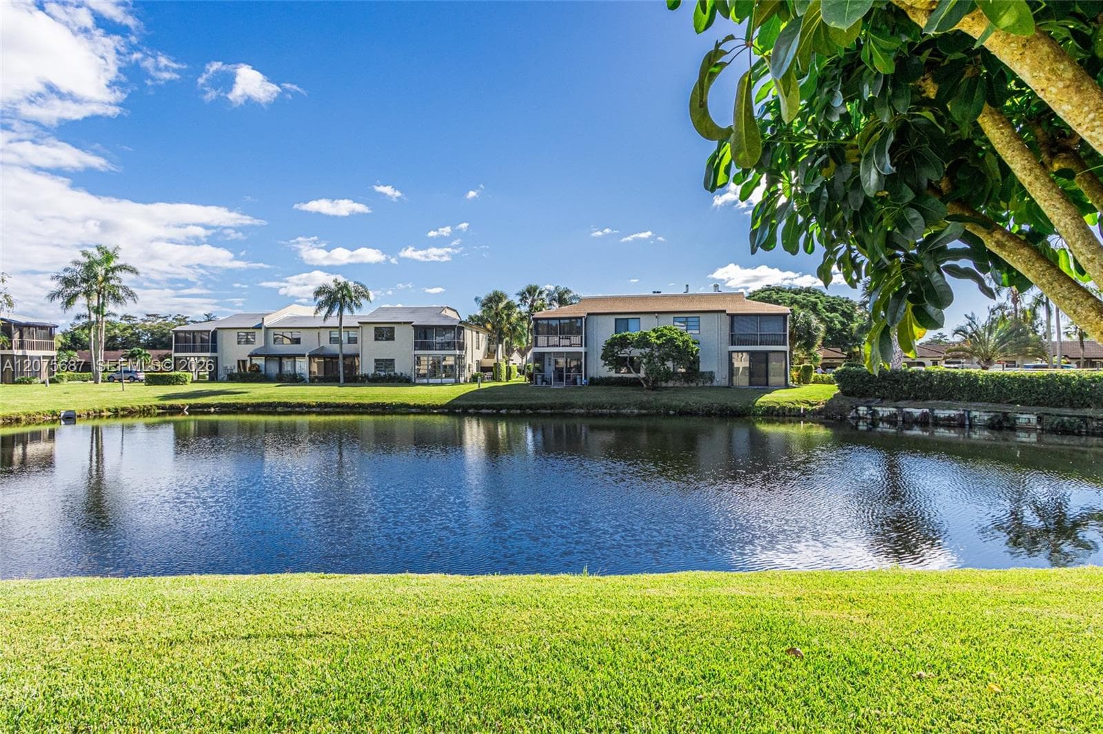 8566 Casa Del Lago # H, Boca Raton, FL 33433 photo 2