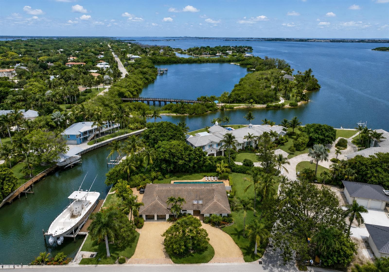 2 ISLAND Road, Sewalls Point, FL 34996
