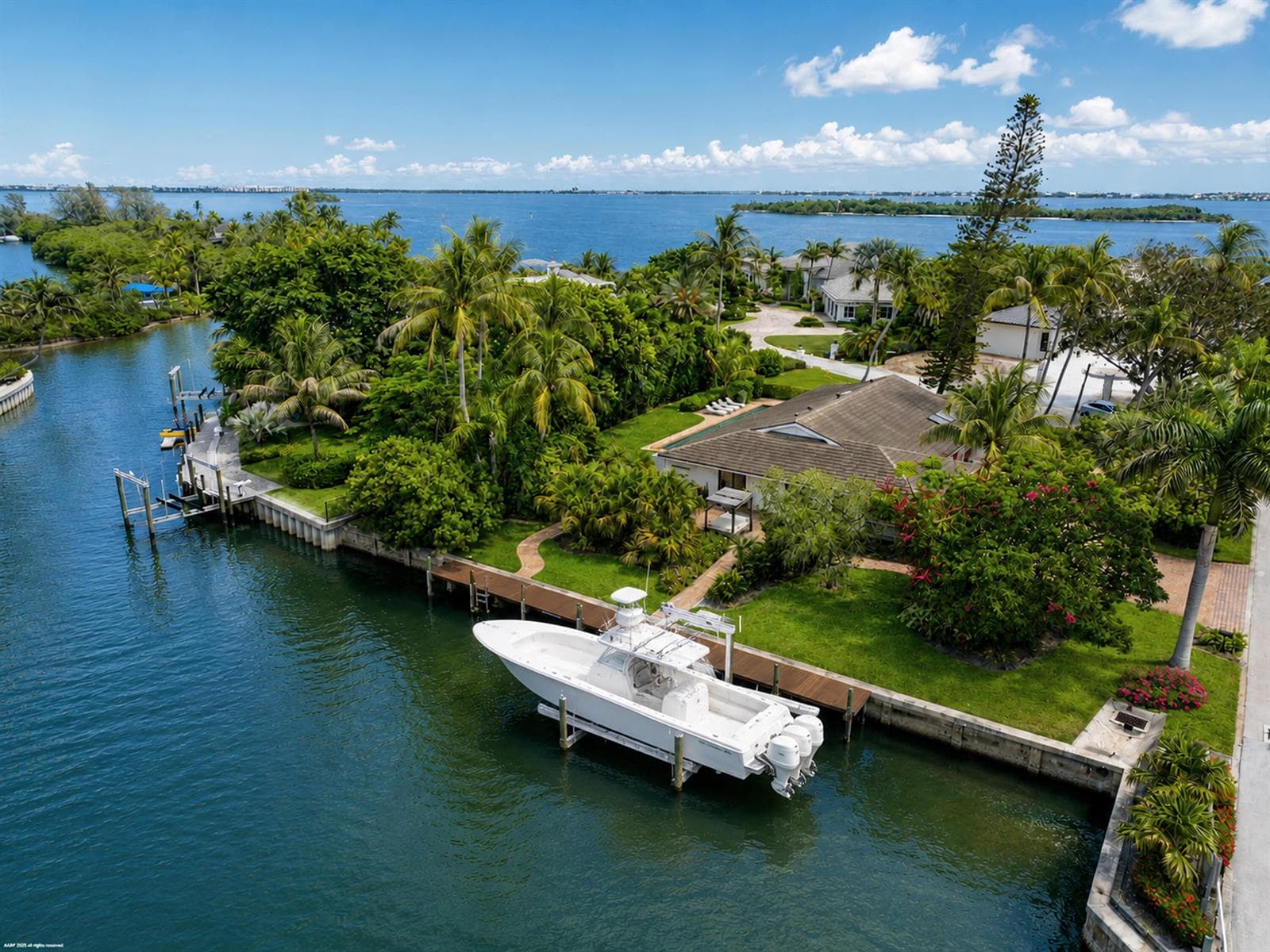 2 ISLAND Road, Sewalls Point, FL 34996 photo 4