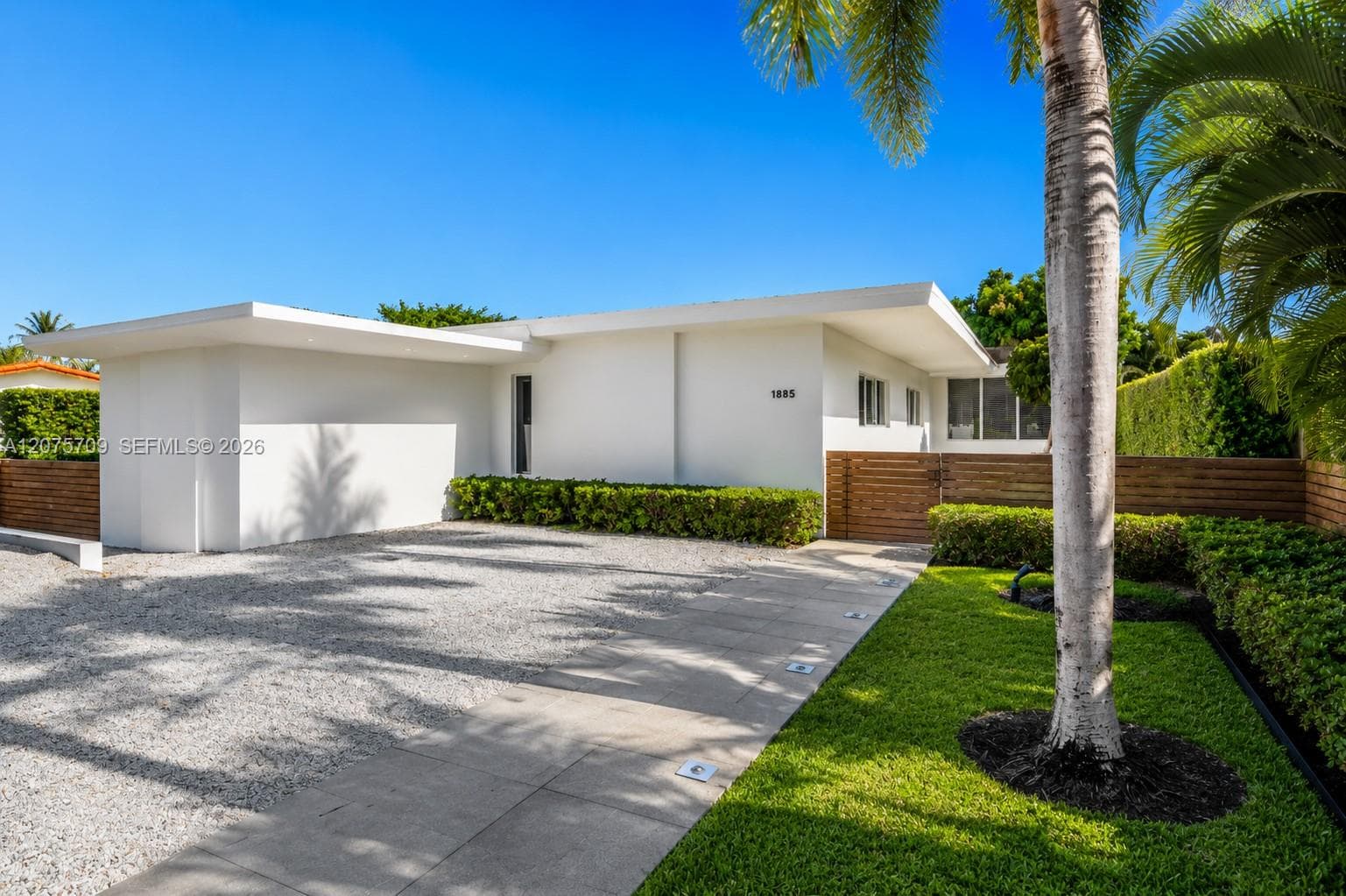 1885 Daytonia Rd, Miami Beach, FL 33141 photo 4