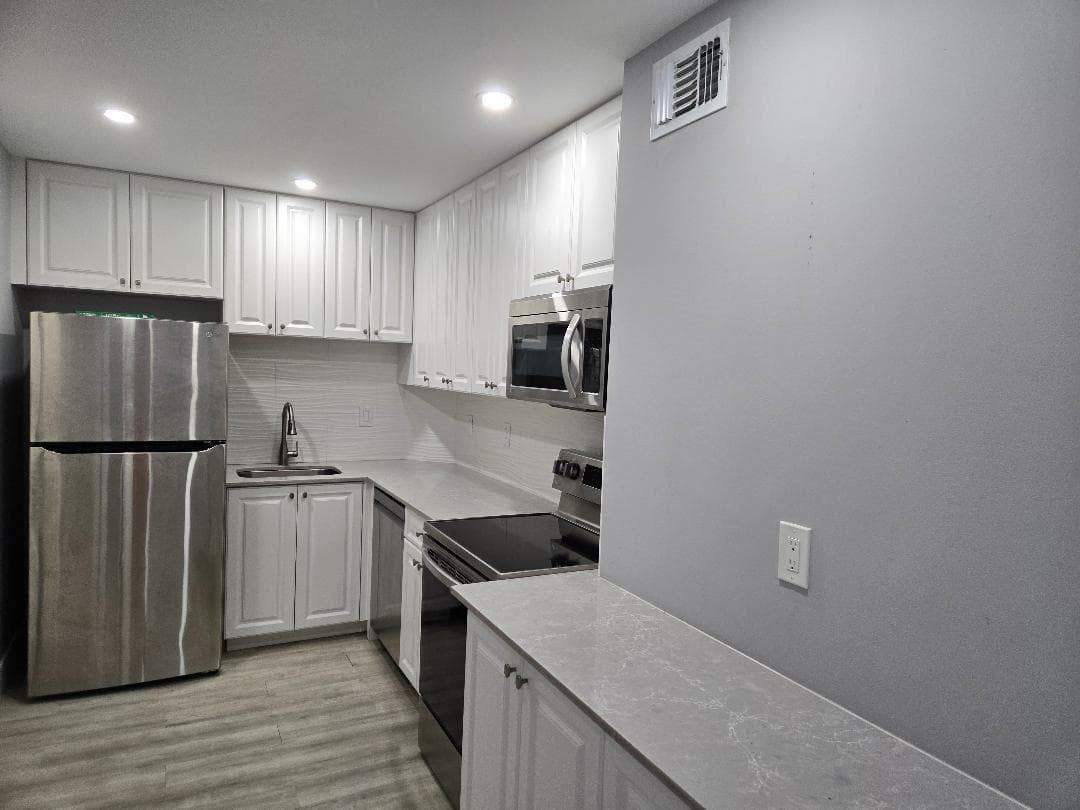 669 W OAKLAND PARK Boulevard W # 205B, Oakland Park, FL 33311 photo 3