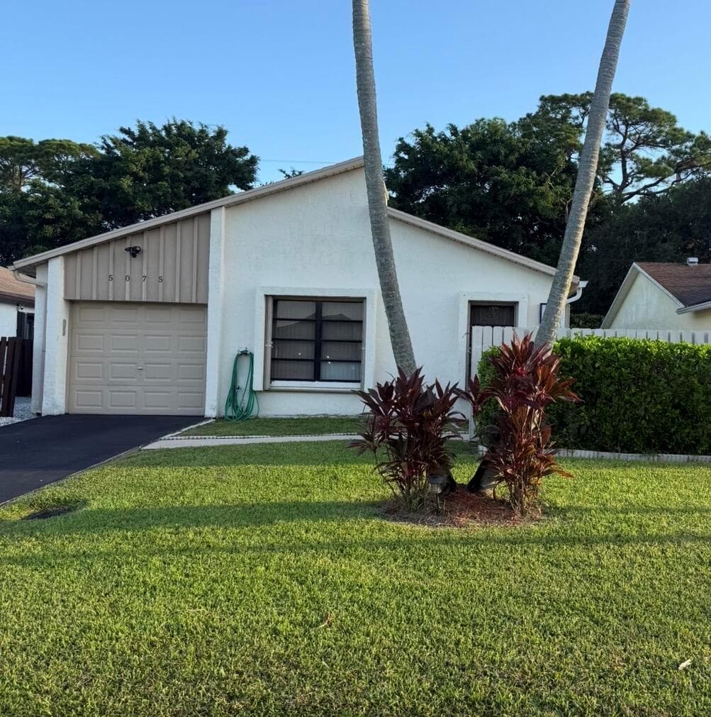 5075 Mirror Lakes Boulevard, Boynton Beach, FL 33472 photo 2