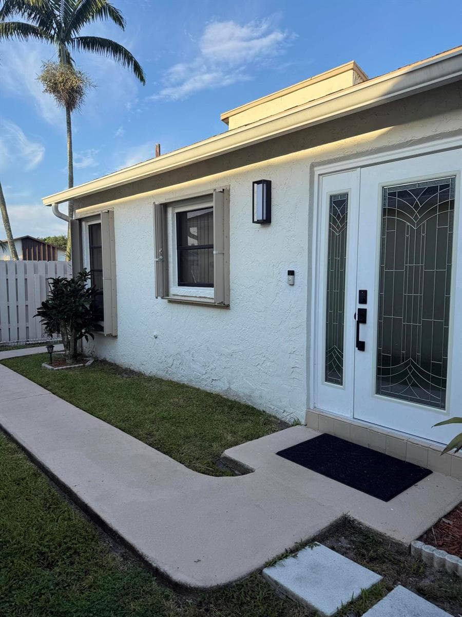 5075 Mirror Lakes Boulevard, Boynton Beach, FL 33472 photo 4