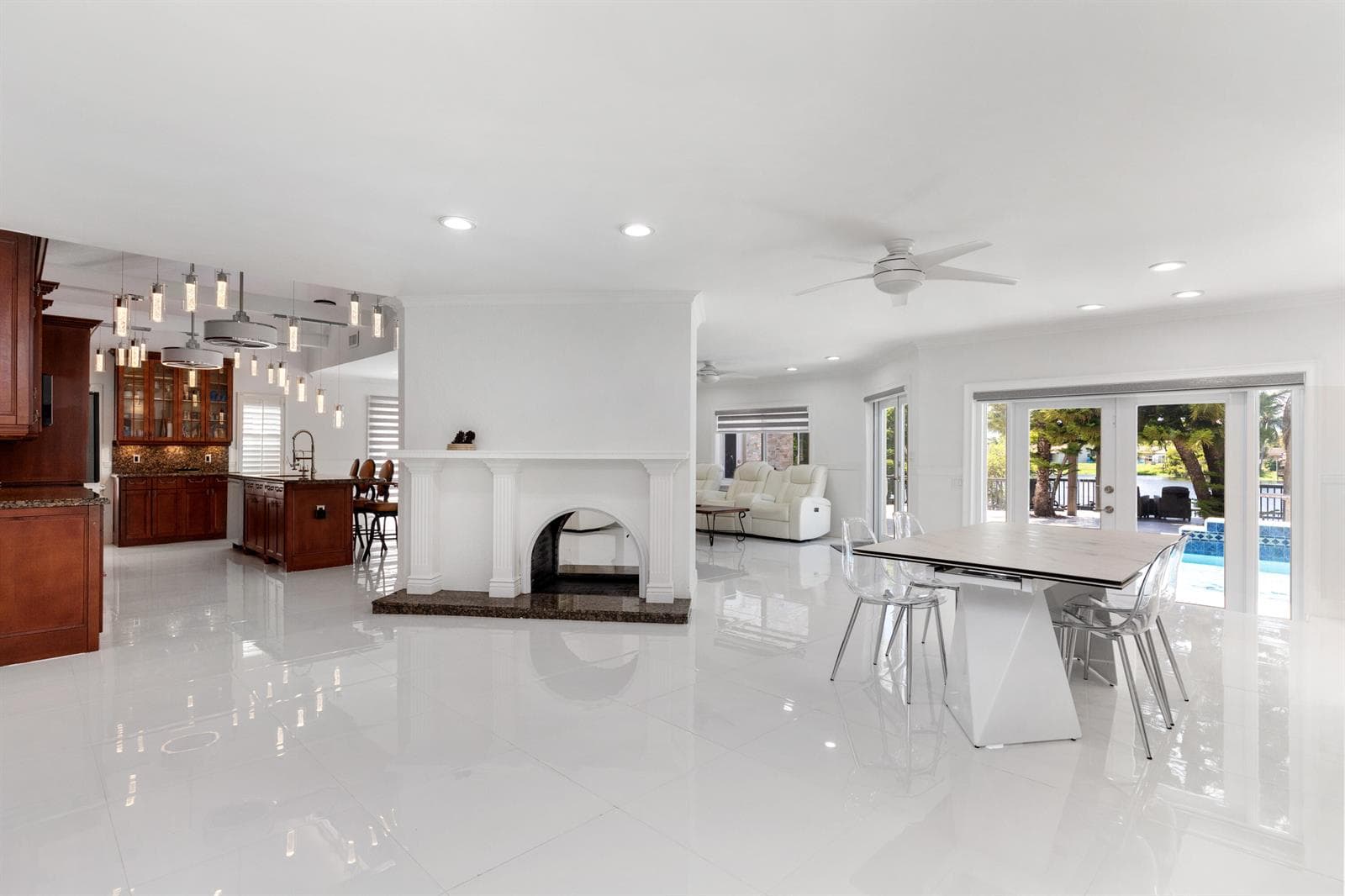 2557 SW 14TH Court, Deerfield Beach, FL 33442 photo 5