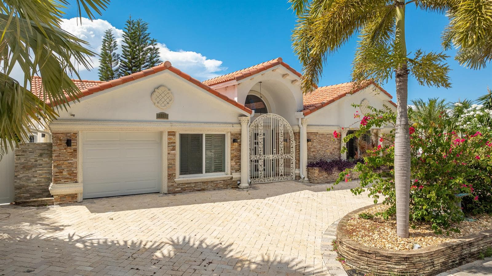 2557 SW 14TH Court, Deerfield Beach, FL 33442 photo 4