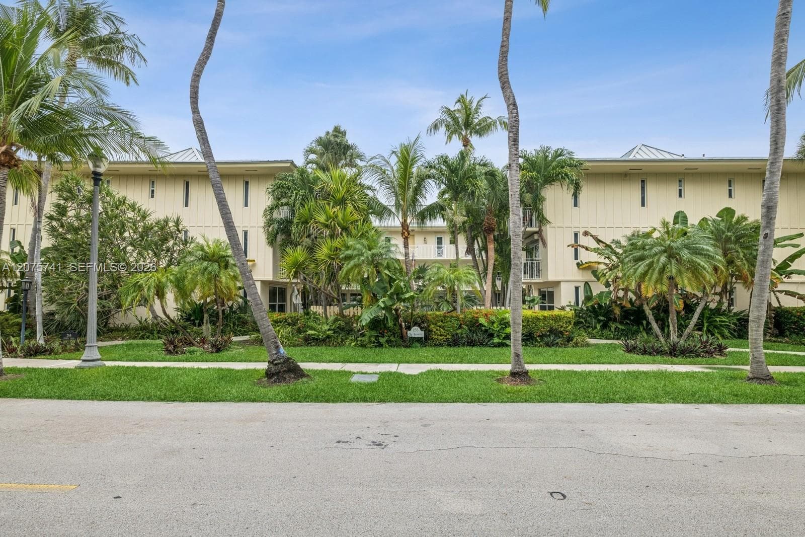 255 Sunrise Dr # 107, Key Biscayne, FL 33149 photo 2