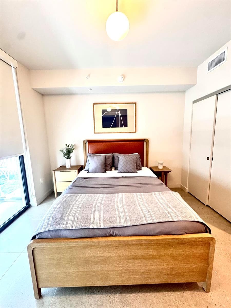 11 NE 6th Street # 2606, Miami, FL 33132 photo 3