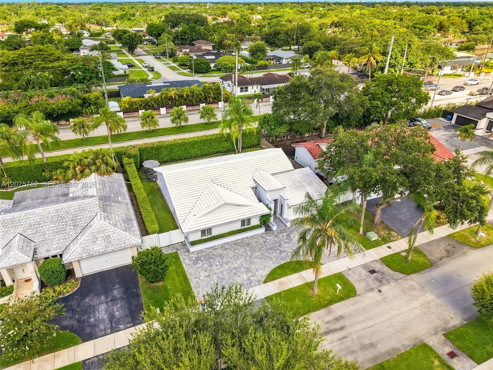 8250 SW 86th Ct, Miami, FL 33143 photo 2