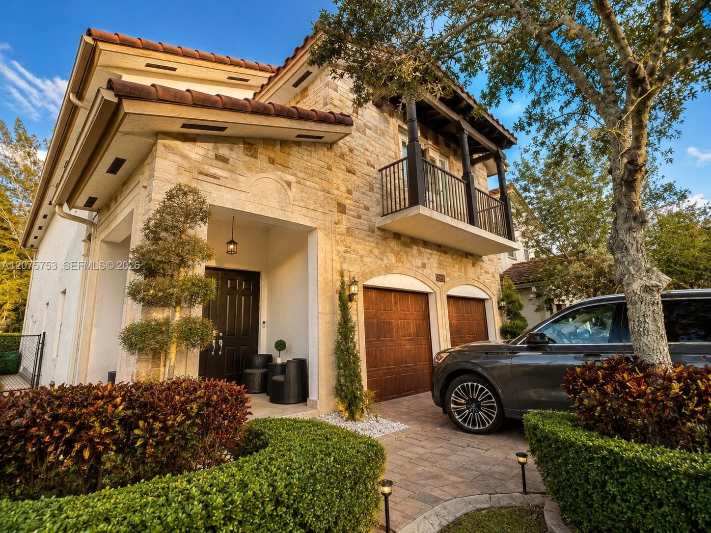 6989 NW 104th Ct, Doral, FL 33178 photo 2