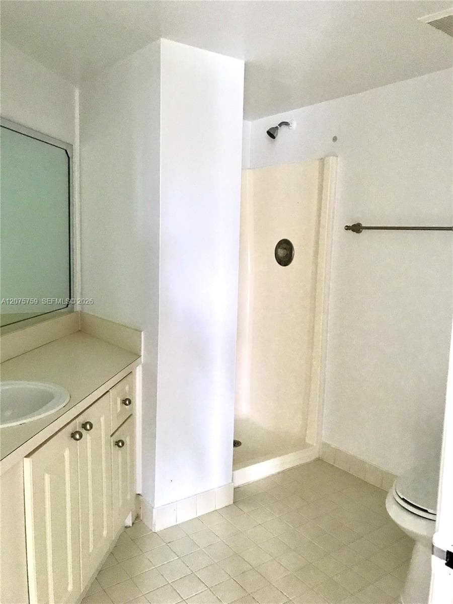 6955 NW 186th St # F310, Hialeah, FL 33015 photo 5