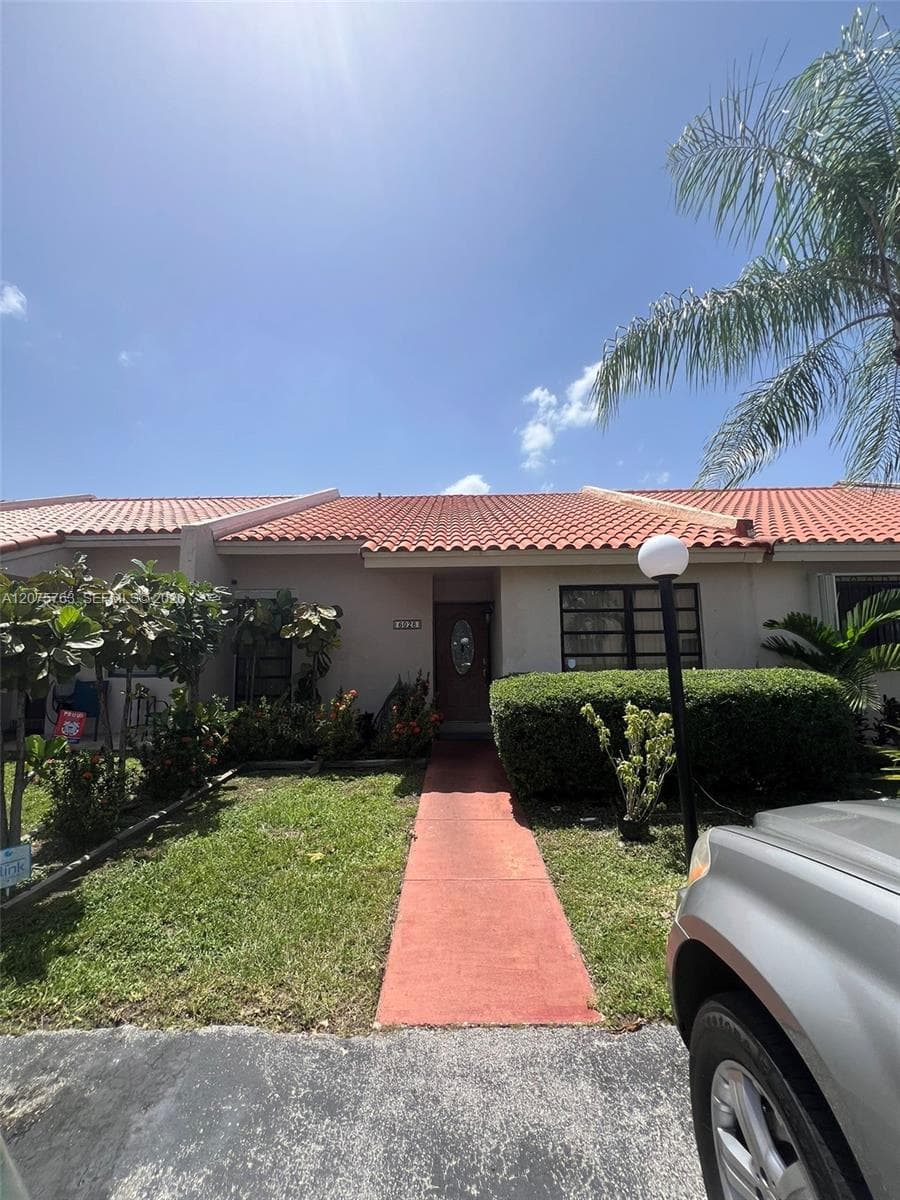 6028 SW 147th Pl, Miami, FL 33193 photo 2