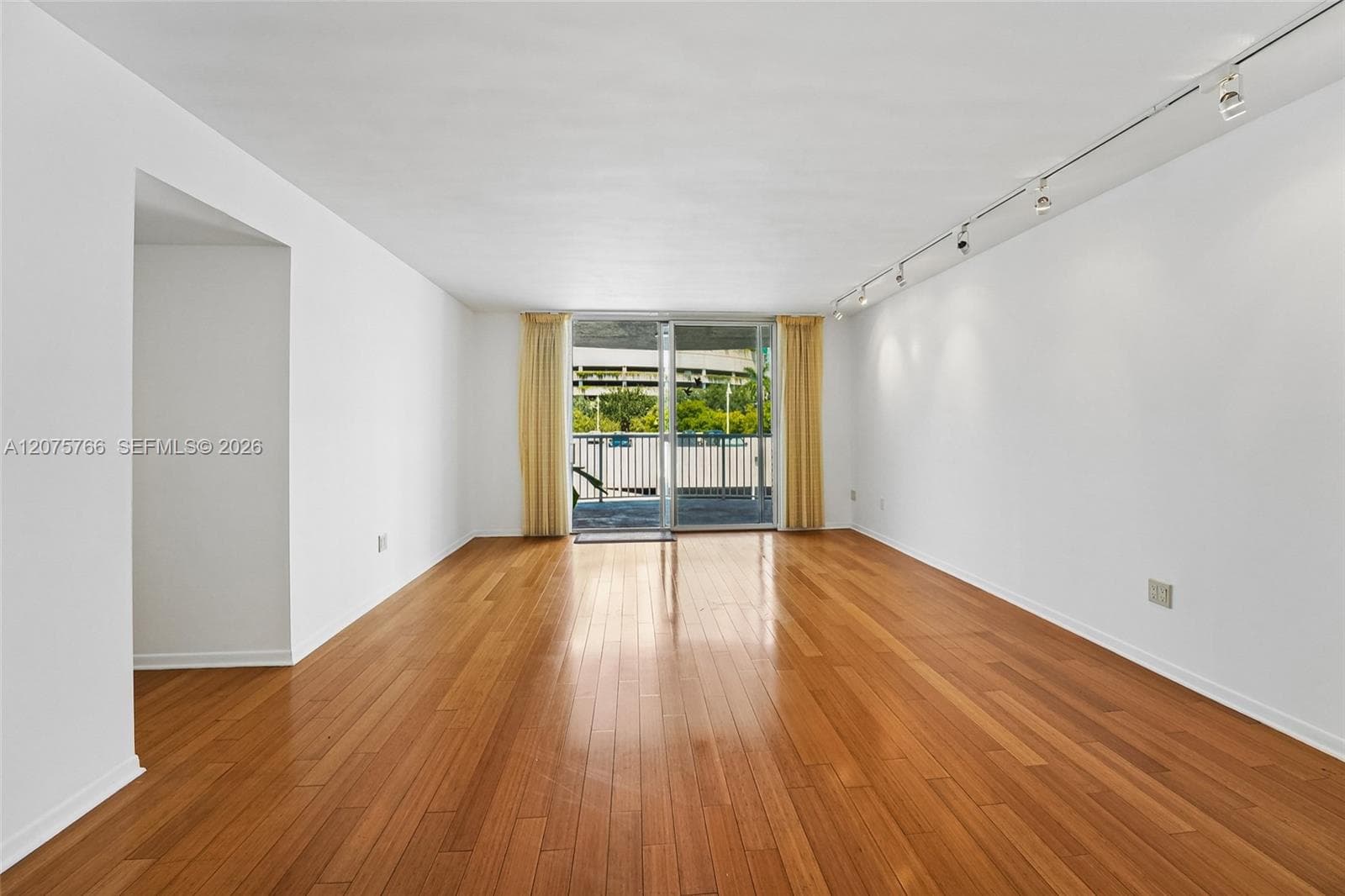 1420 Brickell Bay Dr # 206D, Miami, FL 33131 photo 4