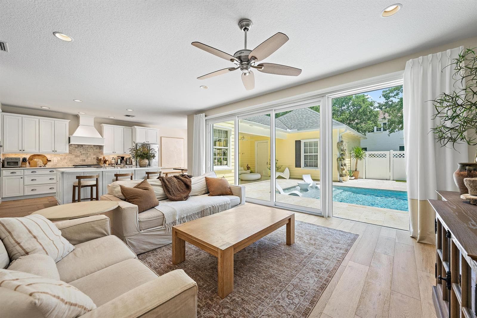 221 New Haven Boulevard, Jupiter, FL 33458 photo 2