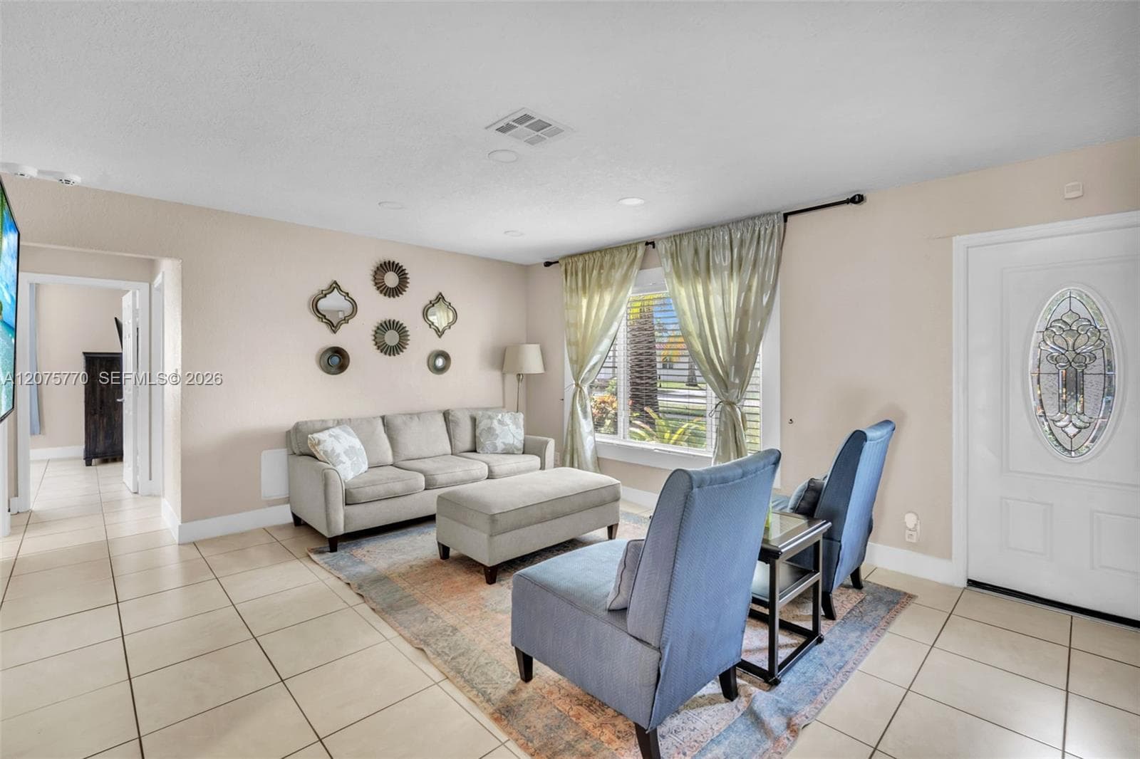 907 NE 5th St, Hallandale Beach, FL 33009 photo 4