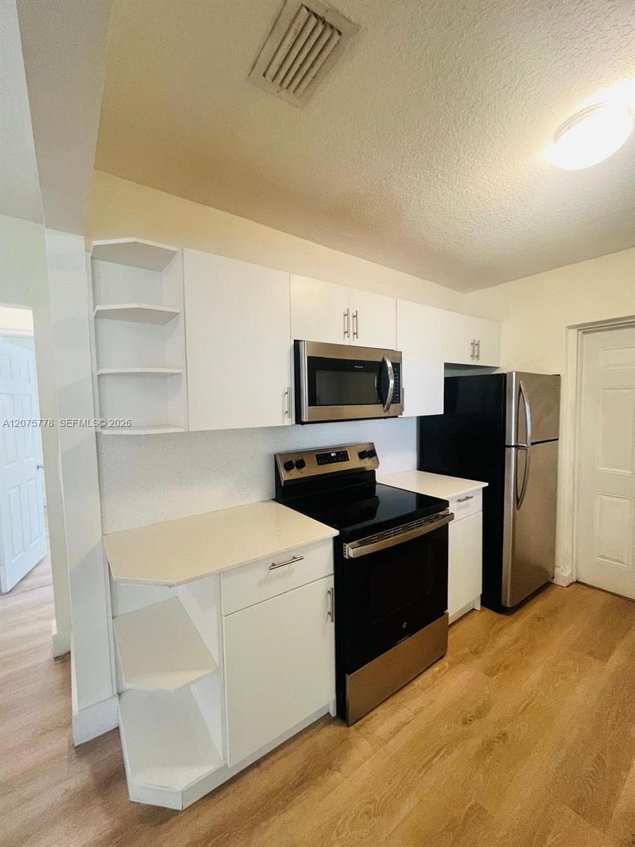 2000 Monroe St # 14, Hollywood, FL 33020 photo 2