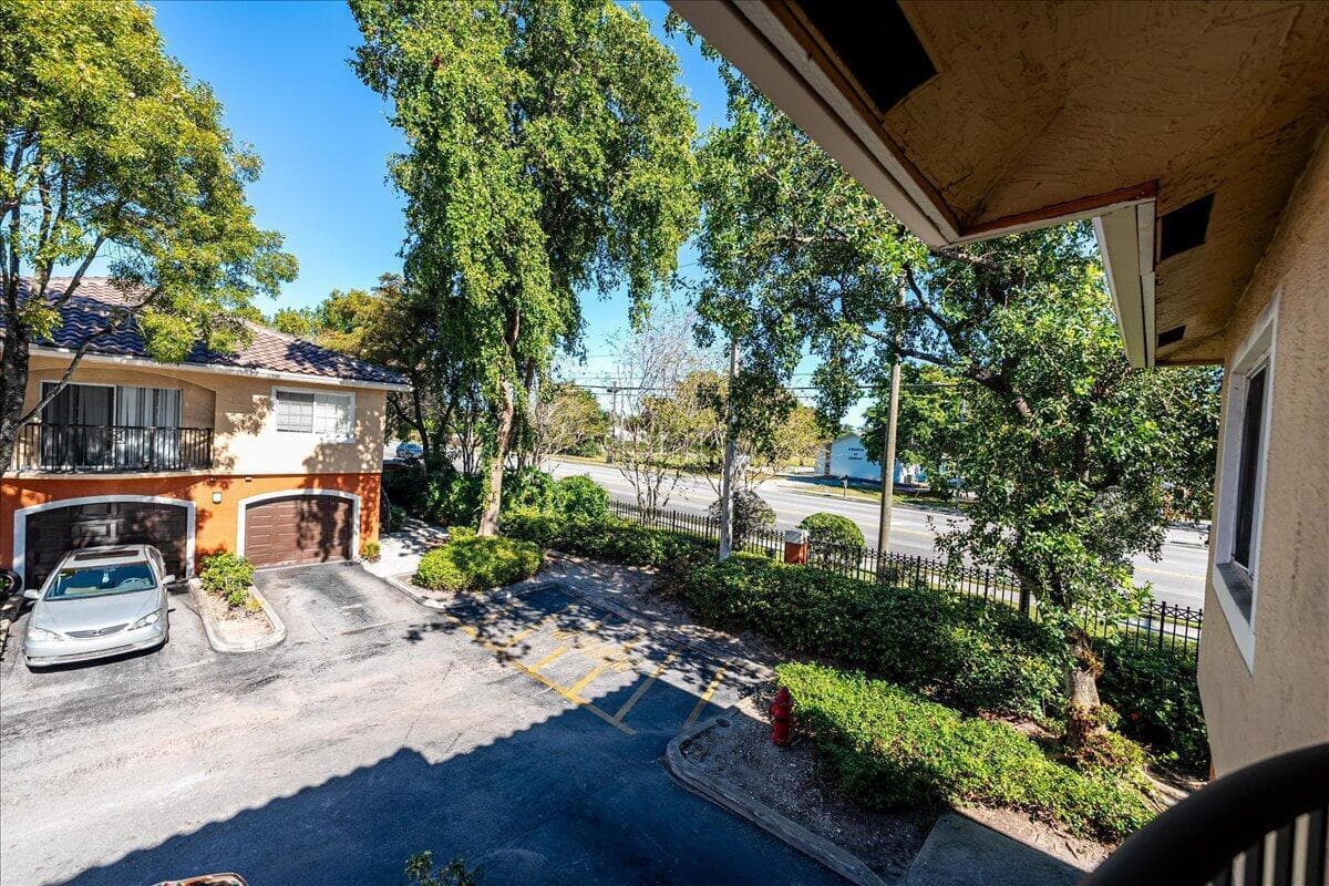 4197 N HAVERHILL Road # 215, West Palm Beach, FL 33417 photo 2