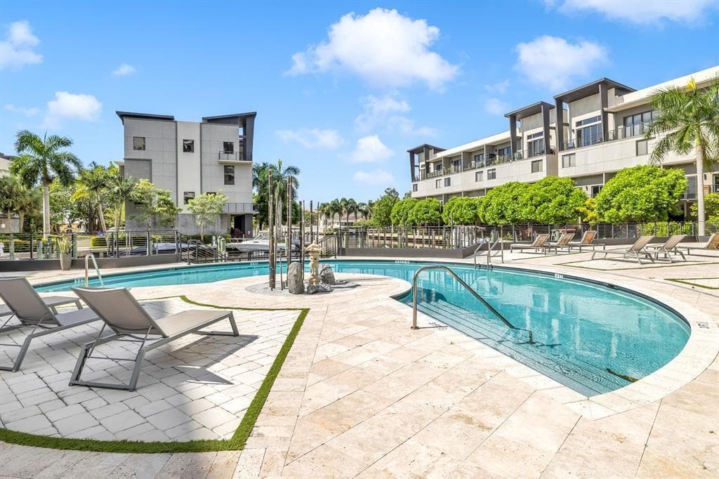 462 SE 1ST Circle, Pompano Beach, FL 33060