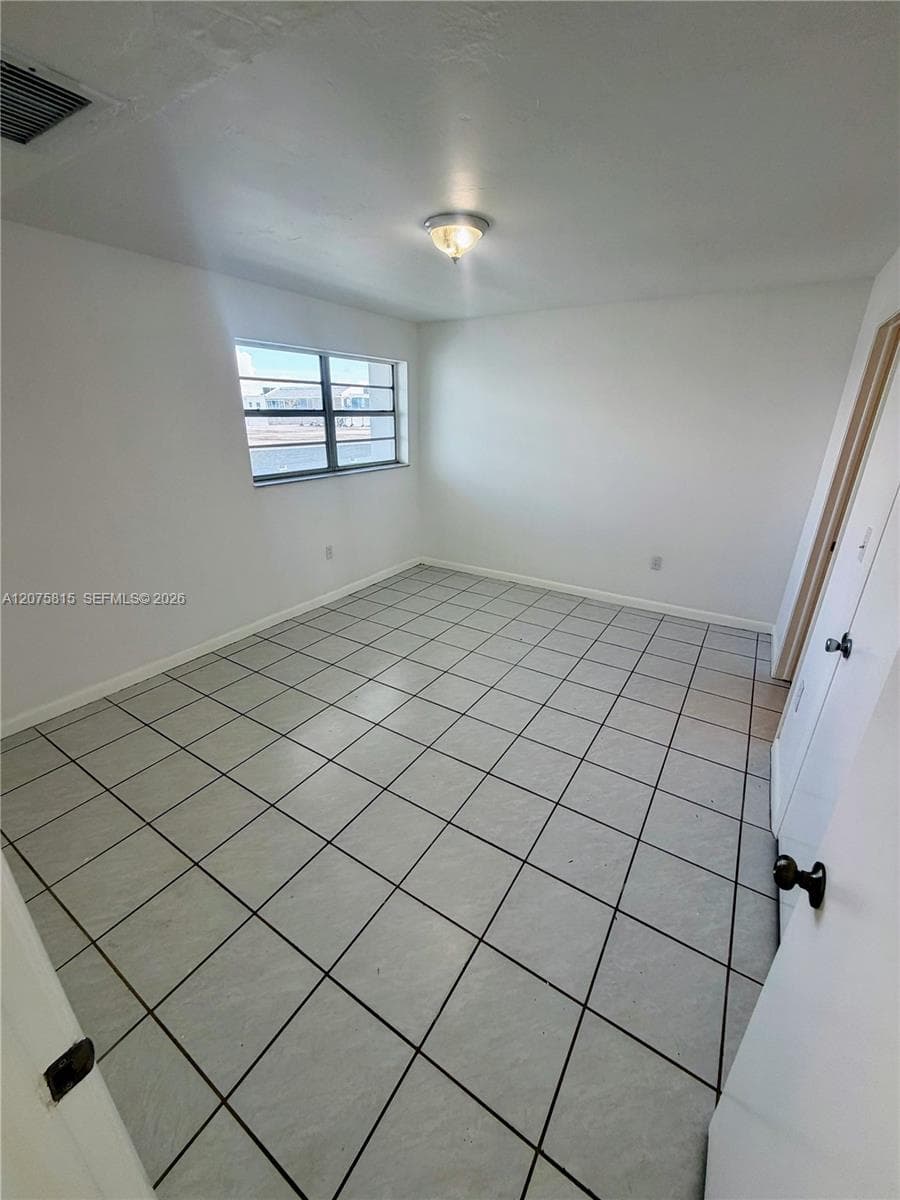 2001 Bay Dr # 404, Miami Beach, FL 33141 photo 3
