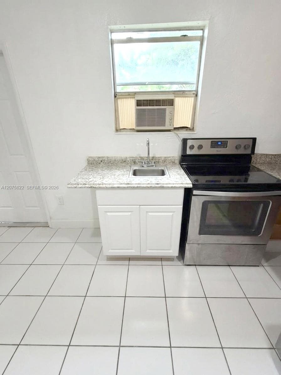 601 NE 180th St # B, Miami, FL 33162 photo 3