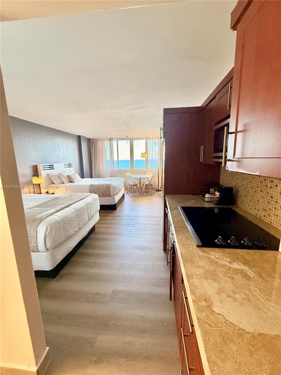 19201 Collins Ave # 945, Sunny Isles Beach, FL 33160 photo 3