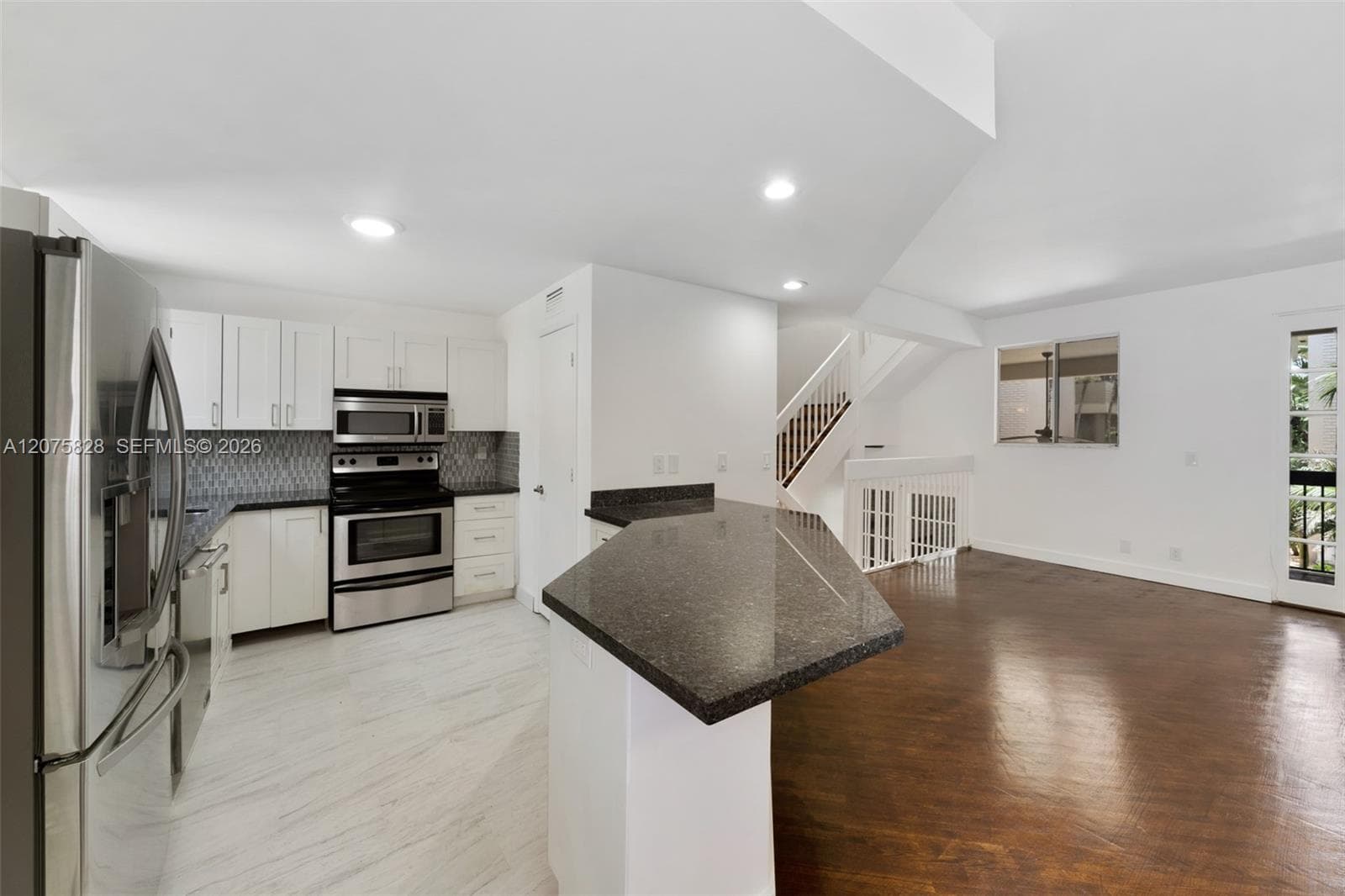 1401 NE 9th St # 26, Fort Lauderdale, FL 33304 photo 2
