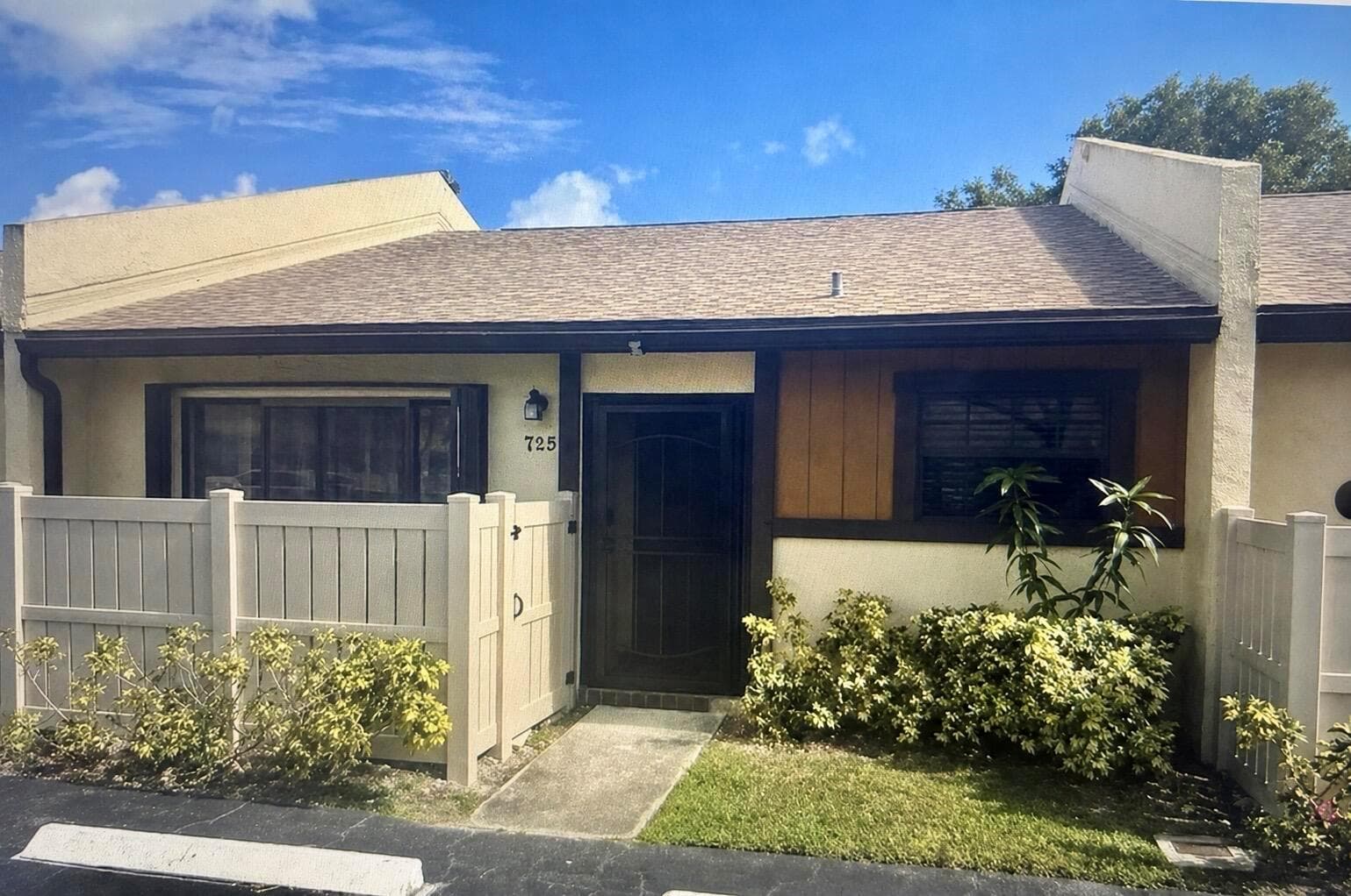 725 BANKS Road, Margate, FL 33063