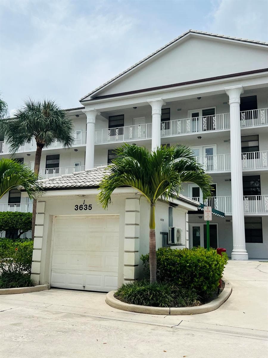 3635 Whitehall Drive # 404, West Palm Beach, FL 33401