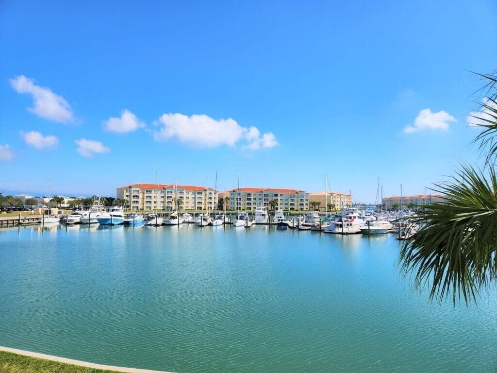 6 HARBOUR ISLE Drive E # 205, Fort Pierce, FL 34949