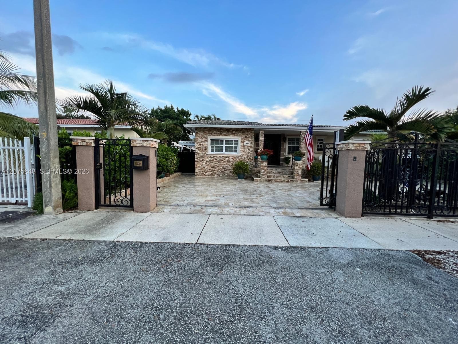 3889 NW 5th St, Miami, FL 33126 photo 2