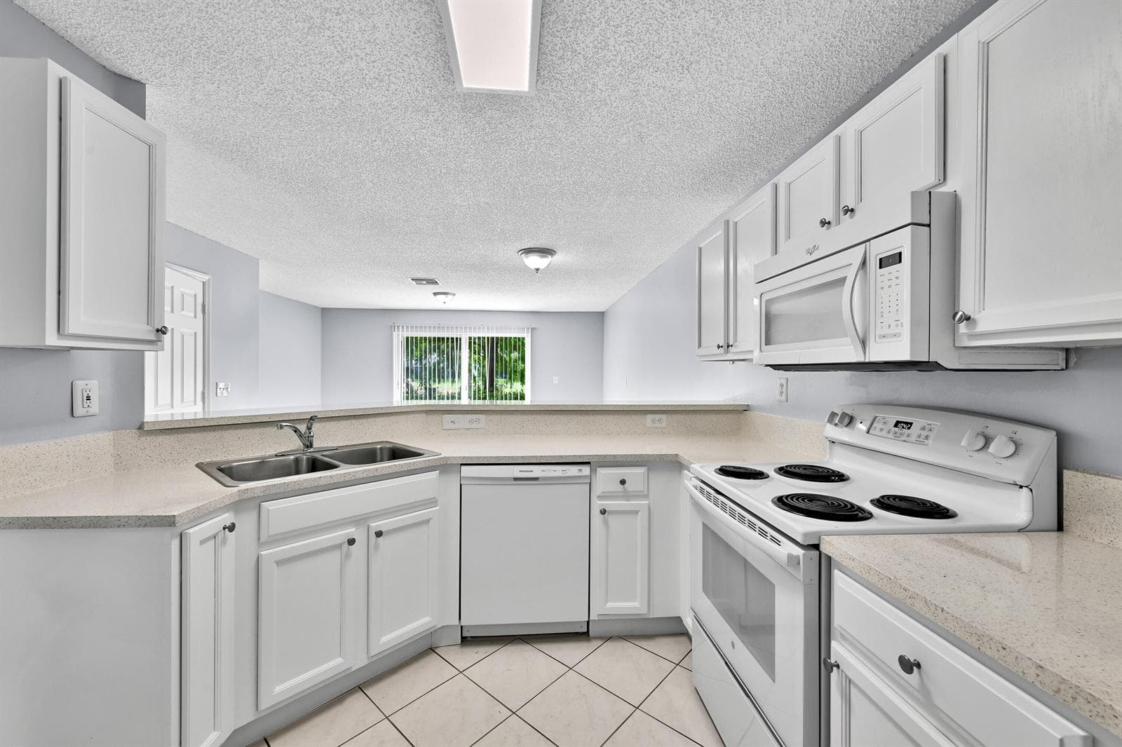 8658 S SOUTHGATE SHORES Circle, Tamarac, FL 33321 photo 3